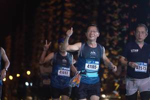 BIB: 41105, 42573, 41493
                            <button type="button" onclick="openModal(16991281)" class="btn btn-primary btn-sm float-right btn-popup" data-toggle="modal" data-target=".modal-high-quality">
                        <i class="fas fa-shopping-cart"></i> Add to Cart
                    </button>
                                            <button type="button" onclick="isThisMe(16991281, true)" class="btn btn-success btn-sm float-right btn-popup btn-isme hidden" data-toggle="tooltip" data-placement="bottom" title="นี่คือรูปของคุณใช่ไหม คลิกที่นี่เพื่อเอาเข้าอัลบั้ม">
                        <i class="fas fa-plus"></i> Add to album
                    </button>
                    <button type="button" onclick="isThisMe(16991281, false)" class="btn btn-warning btn-sm float-right btn-popup btn-isnotme hidden">
                        <i class="fas fa-ban"></i> Remove from album
                    </button>