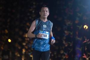 BIB: 202, 108
                            <button type="button" onclick="openModal(17015244)" class="btn btn-primary btn-sm float-right btn-popup" data-toggle="modal" data-target=".modal-high-quality">
                        <i class="fas fa-shopping-cart"></i> Add to Cart
                    </button>
                                            <button type="button" onclick="isThisMe(17015244, true)" class="btn btn-success btn-sm float-right btn-popup btn-isme hidden" data-toggle="tooltip" data-placement="bottom" title="นี่คือรูปของคุณใช่ไหม คลิกที่นี่เพื่อเอาเข้าอัลบั้ม">
                        <i class="fas fa-plus"></i> Add to album
                    </button>
                    <button type="button" onclick="isThisMe(17015244, false)" class="btn btn-warning btn-sm float-right btn-popup btn-isnotme hidden">
                        <i class="fas fa-ban"></i> Remove from album
                    </button>