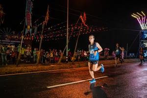 BIB: 200
                            <button type="button" onclick="openModal(17860152)" class="btn btn-primary btn-sm float-right btn-popup" data-toggle="modal" data-target=".modal-high-quality">
                        <i class="fas fa-shopping-cart"></i> Add to Cart
                    </button>
                                            <button type="button" onclick="isThisMe(17860152, true)" class="btn btn-success btn-sm float-right btn-popup btn-isme hidden" data-toggle="tooltip" data-placement="bottom" title="นี่คือรูปของคุณใช่ไหม คลิกที่นี่เพื่อเอาเข้าอัลบั้ม">
                        <i class="fas fa-plus"></i> Add to album
                    </button>
                    <button type="button" onclick="isThisMe(17860152, false)" class="btn btn-warning btn-sm float-right btn-popup btn-isnotme hidden">
                        <i class="fas fa-ban"></i> Remove from album
                    </button>