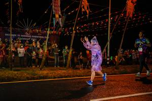 BIB: 202, 2022
                            <button type="button" onclick="openModal(17863274)" class="btn btn-primary btn-sm float-right btn-popup" data-toggle="modal" data-target=".modal-high-quality">
                        <i class="fas fa-shopping-cart"></i> Add to Cart
                    </button>
                                            <button type="button" onclick="isThisMe(17863274, true)" class="btn btn-success btn-sm float-right btn-popup btn-isme hidden" data-toggle="tooltip" data-placement="bottom" title="นี่คือรูปของคุณใช่ไหม คลิกที่นี่เพื่อเอาเข้าอัลบั้ม">
                        <i class="fas fa-plus"></i> Add to album
                    </button>
                    <button type="button" onclick="isThisMe(17863274, false)" class="btn btn-warning btn-sm float-right btn-popup btn-isnotme hidden">
                        <i class="fas fa-ban"></i> Remove from album
                    </button>