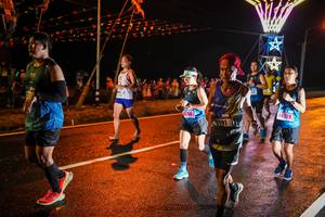 BIB: 44329, 0191
                            <button type="button" onclick="openModal(17863796)" class="btn btn-primary btn-sm float-right btn-popup" data-toggle="modal" data-target=".modal-high-quality">
                        <i class="fas fa-shopping-cart"></i> Add to Cart
                    </button>
                                            <button type="button" onclick="isThisMe(17863796, true)" class="btn btn-success btn-sm float-right btn-popup btn-isme hidden" data-toggle="tooltip" data-placement="bottom" title="นี่คือรูปของคุณใช่ไหม คลิกที่นี่เพื่อเอาเข้าอัลบั้ม">
                        <i class="fas fa-plus"></i> Add to album
                    </button>
                    <button type="button" onclick="isThisMe(17863796, false)" class="btn btn-warning btn-sm float-right btn-popup btn-isnotme hidden">
                        <i class="fas fa-ban"></i> Remove from album
                    </button>