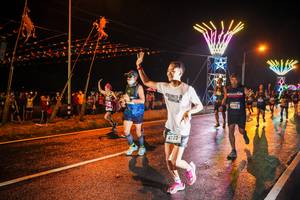 BIB: 4103
                            <button type="button" onclick="openModal(17861295)" class="btn btn-primary btn-sm float-right btn-popup" data-toggle="modal" data-target=".modal-high-quality">
                        <i class="fas fa-shopping-cart"></i> Add to Cart
                    </button>
                                            <button type="button" onclick="isThisMe(17861295, true)" class="btn btn-success btn-sm float-right btn-popup btn-isme hidden" data-toggle="tooltip" data-placement="bottom" title="นี่คือรูปของคุณใช่ไหม คลิกที่นี่เพื่อเอาเข้าอัลบั้ม">
                        <i class="fas fa-plus"></i> Add to album
                    </button>
                    <button type="button" onclick="isThisMe(17861295, false)" class="btn btn-warning btn-sm float-right btn-popup btn-isnotme hidden">
                        <i class="fas fa-ban"></i> Remove from album
                    </button>