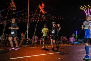 BIB: 4317
                            <button type="button" onclick="openModal(17856091)" class="btn btn-primary btn-sm float-right btn-popup" data-toggle="modal" data-target=".modal-high-quality">
                        <i class="fas fa-shopping-cart"></i> Add to Cart
                    </button>
                                            <button type="button" onclick="isThisMe(17856091, true)" class="btn btn-success btn-sm float-right btn-popup btn-isme hidden" data-toggle="tooltip" data-placement="bottom" title="นี่คือรูปของคุณใช่ไหม คลิกที่นี่เพื่อเอาเข้าอัลบั้ม">
                        <i class="fas fa-plus"></i> Add to album
                    </button>
                    <button type="button" onclick="isThisMe(17856091, false)" class="btn btn-warning btn-sm float-right btn-popup btn-isnotme hidden">
                        <i class="fas fa-ban"></i> Remove from album
                    </button>