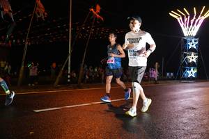 BIB: 13300
                            <button type="button" onclick="openModal(16863561)" class="btn btn-primary btn-sm float-right btn-popup" data-toggle="modal" data-target=".modal-high-quality">
                        <i class="fas fa-shopping-cart"></i> Add to Cart
                    </button>
                                            <button type="button" onclick="isThisMe(16863561, true)" class="btn btn-success btn-sm float-right btn-popup btn-isme hidden" data-toggle="tooltip" data-placement="bottom" title="นี่คือรูปของคุณใช่ไหม คลิกที่นี่เพื่อเอาเข้าอัลบั้ม">
                        <i class="fas fa-plus"></i> Add to album
                    </button>
                    <button type="button" onclick="isThisMe(16863561, false)" class="btn btn-warning btn-sm float-right btn-popup btn-isnotme hidden">
                        <i class="fas fa-ban"></i> Remove from album
                    </button>