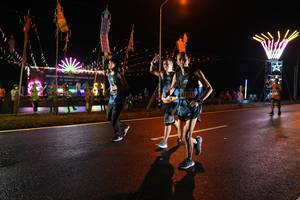 BIB: 43271
                            <button type="button" onclick="openModal(16985824)" class="btn btn-primary btn-sm float-right btn-popup" data-toggle="modal" data-target=".modal-high-quality">
                        <i class="fas fa-shopping-cart"></i> Add to Cart
                    </button>
                                            <button type="button" onclick="isThisMe(16985824, true)" class="btn btn-success btn-sm float-right btn-popup btn-isme hidden" data-toggle="tooltip" data-placement="bottom" title="นี่คือรูปของคุณใช่ไหม คลิกที่นี่เพื่อเอาเข้าอัลบั้ม">
                        <i class="fas fa-plus"></i> Add to album
                    </button>
                    <button type="button" onclick="isThisMe(16985824, false)" class="btn btn-warning btn-sm float-right btn-popup btn-isnotme hidden">
                        <i class="fas fa-ban"></i> Remove from album
                    </button>