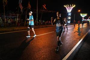 BIB: 41263
                            <button type="button" onclick="openModal(16870921)" class="btn btn-primary btn-sm float-right btn-popup" data-toggle="modal" data-target=".modal-high-quality">
                        <i class="fas fa-shopping-cart"></i> Add to Cart
                    </button>
                                            <button type="button" onclick="isThisMe(16870921, true)" class="btn btn-success btn-sm float-right btn-popup btn-isme hidden" data-toggle="tooltip" data-placement="bottom" title="นี่คือรูปของคุณใช่ไหม คลิกที่นี่เพื่อเอาเข้าอัลบั้ม">
                        <i class="fas fa-plus"></i> Add to album
                    </button>
                    <button type="button" onclick="isThisMe(16870921, false)" class="btn btn-warning btn-sm float-right btn-popup btn-isnotme hidden">
                        <i class="fas fa-ban"></i> Remove from album
                    </button>