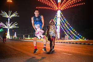 BIB: 402
                            <button type="button" onclick="openModal(17996042)" class="btn btn-primary btn-sm float-right btn-popup" data-toggle="modal" data-target=".modal-high-quality">
                        <i class="fas fa-shopping-cart"></i> Add to Cart
                    </button>
                                            <button type="button" onclick="isThisMe(17996042, true)" class="btn btn-success btn-sm float-right btn-popup btn-isme hidden" data-toggle="tooltip" data-placement="bottom" title="นี่คือรูปของคุณใช่ไหม คลิกที่นี่เพื่อเอาเข้าอัลบั้ม">
                        <i class="fas fa-plus"></i> Add to album
                    </button>
                    <button type="button" onclick="isThisMe(17996042, false)" class="btn btn-warning btn-sm float-right btn-popup btn-isnotme hidden">
                        <i class="fas fa-ban"></i> Remove from album
                    </button>