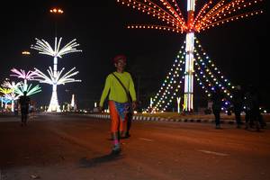 BIB: 
                            <button type="button" onclick="openModal(17433721)" class="btn btn-primary btn-sm float-right btn-popup" data-toggle="modal" data-target=".modal-high-quality">
                        <i class="fas fa-shopping-cart"></i> Add to Cart
                    </button>
                                            <button type="button" onclick="isThisMe(17433721, true)" class="btn btn-success btn-sm float-right btn-popup btn-isme hidden" data-toggle="tooltip" data-placement="bottom" title="นี่คือรูปของคุณใช่ไหม คลิกที่นี่เพื่อเอาเข้าอัลบั้ม">
                        <i class="fas fa-plus"></i> Add to album
                    </button>
                    <button type="button" onclick="isThisMe(17433721, false)" class="btn btn-warning btn-sm float-right btn-popup btn-isnotme hidden">
                        <i class="fas fa-ban"></i> Remove from album
                    </button>