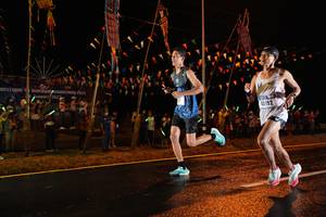 BIB: 202, 40192
                            <button type="button" onclick="openModal(16284050)" class="btn btn-primary btn-sm float-right btn-popup" data-toggle="modal" data-target=".modal-high-quality">
                        <i class="fas fa-shopping-cart"></i> Add to Cart
                    </button>
                                            <button type="button" onclick="isThisMe(16284050, true)" class="btn btn-success btn-sm float-right btn-popup btn-isme hidden" data-toggle="tooltip" data-placement="bottom" title="นี่คือรูปของคุณใช่ไหม คลิกที่นี่เพื่อเอาเข้าอัลบั้ม">
                        <i class="fas fa-plus"></i> Add to album
                    </button>
                    <button type="button" onclick="isThisMe(16284050, false)" class="btn btn-warning btn-sm float-right btn-popup btn-isnotme hidden">
                        <i class="fas fa-ban"></i> Remove from album
                    </button>