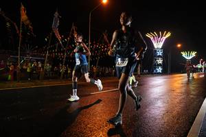 BIB: 425
                            <button type="button" onclick="openModal(16353028)" class="btn btn-primary btn-sm float-right btn-popup" data-toggle="modal" data-target=".modal-high-quality">
                        <i class="fas fa-shopping-cart"></i> Add to Cart
                    </button>
                                            <button type="button" onclick="isThisMe(16353028, true)" class="btn btn-success btn-sm float-right btn-popup btn-isme hidden" data-toggle="tooltip" data-placement="bottom" title="นี่คือรูปของคุณใช่ไหม คลิกที่นี่เพื่อเอาเข้าอัลบั้ม">
                        <i class="fas fa-plus"></i> Add to album
                    </button>
                    <button type="button" onclick="isThisMe(16353028, false)" class="btn btn-warning btn-sm float-right btn-popup btn-isnotme hidden">
                        <i class="fas fa-ban"></i> Remove from album
                    </button>