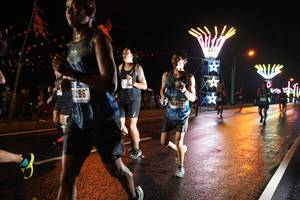 BIB: 0286, 0823
                            <button type="button" onclick="openModal(16513072)" class="btn btn-primary btn-sm float-right btn-popup" data-toggle="modal" data-target=".modal-high-quality">
                        <i class="fas fa-shopping-cart"></i> Add to Cart
                    </button>
                                            <button type="button" onclick="isThisMe(16513072, true)" class="btn btn-success btn-sm float-right btn-popup btn-isme hidden" data-toggle="tooltip" data-placement="bottom" title="นี่คือรูปของคุณใช่ไหม คลิกที่นี่เพื่อเอาเข้าอัลบั้ม">
                        <i class="fas fa-plus"></i> Add to album
                    </button>
                    <button type="button" onclick="isThisMe(16513072, false)" class="btn btn-warning btn-sm float-right btn-popup btn-isnotme hidden">
                        <i class="fas fa-ban"></i> Remove from album
                    </button>