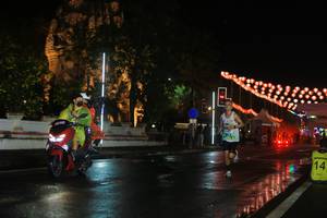 BIB: 
                            <button type="button" onclick="openModal(16294031)" class="btn btn-primary btn-sm float-right btn-popup" data-toggle="modal" data-target=".modal-high-quality">
                        <i class="fas fa-shopping-cart"></i> Add to Cart
                    </button>
                                            <button type="button" onclick="isThisMe(16294031, true)" class="btn btn-success btn-sm float-right btn-popup btn-isme hidden" data-toggle="tooltip" data-placement="bottom" title="นี่คือรูปของคุณใช่ไหม คลิกที่นี่เพื่อเอาเข้าอัลบั้ม">
                        <i class="fas fa-plus"></i> Add to album
                    </button>
                    <button type="button" onclick="isThisMe(16294031, false)" class="btn btn-warning btn-sm float-right btn-popup btn-isnotme hidden">
                        <i class="fas fa-ban"></i> Remove from album
                    </button>