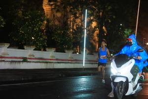 BIB: 2029
                            <button type="button" onclick="openModal(16296396)" class="btn btn-primary btn-sm float-right btn-popup" data-toggle="modal" data-target=".modal-high-quality">
                        <i class="fas fa-shopping-cart"></i> Add to Cart
                    </button>
                                            <button type="button" onclick="isThisMe(16296396, true)" class="btn btn-success btn-sm float-right btn-popup btn-isme hidden" data-toggle="tooltip" data-placement="bottom" title="นี่คือรูปของคุณใช่ไหม คลิกที่นี่เพื่อเอาเข้าอัลบั้ม">
                        <i class="fas fa-plus"></i> Add to album
                    </button>
                    <button type="button" onclick="isThisMe(16296396, false)" class="btn btn-warning btn-sm float-right btn-popup btn-isnotme hidden">
                        <i class="fas fa-ban"></i> Remove from album
                    </button>