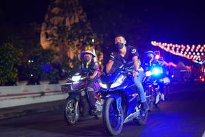 BIB: 
                            <button type="button" onclick="openModal(17679185)" class="btn btn-primary btn-sm float-right btn-popup" data-toggle="modal" data-target=".modal-high-quality">
                        <i class="fas fa-shopping-cart"></i> Add to Cart
                    </button>
                                            <button type="button" onclick="isThisMe(17679185, true)" class="btn btn-success btn-sm float-right btn-popup btn-isme hidden" data-toggle="tooltip" data-placement="bottom" title="นี่คือรูปของคุณใช่ไหม คลิกที่นี่เพื่อเอาเข้าอัลบั้ม">
                        <i class="fas fa-plus"></i> Add to album
                    </button>
                    <button type="button" onclick="isThisMe(17679185, false)" class="btn btn-warning btn-sm float-right btn-popup btn-isnotme hidden">
                        <i class="fas fa-ban"></i> Remove from album
                    </button>