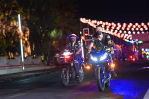 BIB: 
                            <button type="button" onclick="openModal(17678994)" class="btn btn-primary btn-sm float-right btn-popup" data-toggle="modal" data-target=".modal-high-quality">
                        <i class="fas fa-shopping-cart"></i> Add to Cart
                    </button>
                                            <button type="button" onclick="isThisMe(17678994, true)" class="btn btn-success btn-sm float-right btn-popup btn-isme hidden" data-toggle="tooltip" data-placement="bottom" title="นี่คือรูปของคุณใช่ไหม คลิกที่นี่เพื่อเอาเข้าอัลบั้ม">
                        <i class="fas fa-plus"></i> Add to album
                    </button>
                    <button type="button" onclick="isThisMe(17678994, false)" class="btn btn-warning btn-sm float-right btn-popup btn-isnotme hidden">
                        <i class="fas fa-ban"></i> Remove from album
                    </button>