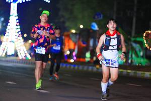 BIB: 426, 400
                            <button type="button" onclick="openModal(16383803)" class="btn btn-primary btn-sm float-right btn-popup" data-toggle="modal" data-target=".modal-high-quality">
                        <i class="fas fa-shopping-cart"></i> Add to Cart
                    </button>
                                            <button type="button" onclick="isThisMe(16383803, true)" class="btn btn-success btn-sm float-right btn-popup btn-isme hidden" data-toggle="tooltip" data-placement="bottom" title="นี่คือรูปของคุณใช่ไหม คลิกที่นี่เพื่อเอาเข้าอัลบั้ม">
                        <i class="fas fa-plus"></i> Add to album
                    </button>
                    <button type="button" onclick="isThisMe(16383803, false)" class="btn btn-warning btn-sm float-right btn-popup btn-isnotme hidden">
                        <i class="fas fa-ban"></i> Remove from album
                    </button>