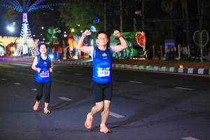 BIB: 44542, 41184
                            <button type="button" onclick="openModal(16396089)" class="btn btn-primary btn-sm float-right btn-popup" data-toggle="modal" data-target=".modal-high-quality">
                        <i class="fas fa-shopping-cart"></i> Add to Cart
                    </button>
                                            <button type="button" onclick="isThisMe(16396089, true)" class="btn btn-success btn-sm float-right btn-popup btn-isme hidden" data-toggle="tooltip" data-placement="bottom" title="นี่คือรูปของคุณใช่ไหม คลิกที่นี่เพื่อเอาเข้าอัลบั้ม">
                        <i class="fas fa-plus"></i> Add to album
                    </button>
                    <button type="button" onclick="isThisMe(16396089, false)" class="btn btn-warning btn-sm float-right btn-popup btn-isnotme hidden">
                        <i class="fas fa-ban"></i> Remove from album
                    </button>