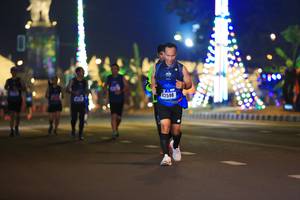 BIB: 42598
                            <button type="button" onclick="openModal(16395643)" class="btn btn-primary btn-sm float-right btn-popup" data-toggle="modal" data-target=".modal-high-quality">
                        <i class="fas fa-shopping-cart"></i> Add to Cart
                    </button>
                                            <button type="button" onclick="isThisMe(16395643, true)" class="btn btn-success btn-sm float-right btn-popup btn-isme hidden" data-toggle="tooltip" data-placement="bottom" title="นี่คือรูปของคุณใช่ไหม คลิกที่นี่เพื่อเอาเข้าอัลบั้ม">
                        <i class="fas fa-plus"></i> Add to album
                    </button>
                    <button type="button" onclick="isThisMe(16395643, false)" class="btn btn-warning btn-sm float-right btn-popup btn-isnotme hidden">
                        <i class="fas fa-ban"></i> Remove from album
                    </button>