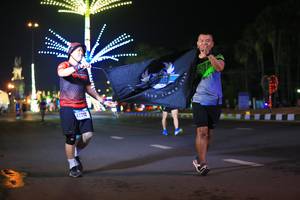 BIB: 42212
                            <button type="button" onclick="openModal(16403296)" class="btn btn-primary btn-sm float-right btn-popup" data-toggle="modal" data-target=".modal-high-quality">
                        <i class="fas fa-shopping-cart"></i> Add to Cart
                    </button>
                                            <button type="button" onclick="isThisMe(16403296, true)" class="btn btn-success btn-sm float-right btn-popup btn-isme hidden" data-toggle="tooltip" data-placement="bottom" title="นี่คือรูปของคุณใช่ไหม คลิกที่นี่เพื่อเอาเข้าอัลบั้ม">
                        <i class="fas fa-plus"></i> Add to album
                    </button>
                    <button type="button" onclick="isThisMe(16403296, false)" class="btn btn-warning btn-sm float-right btn-popup btn-isnotme hidden">
                        <i class="fas fa-ban"></i> Remove from album
                    </button>