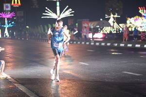 BIB: 4153
                            <button type="button" onclick="openModal(17528937)" class="btn btn-primary btn-sm float-right btn-popup" data-toggle="modal" data-target=".modal-high-quality">
                        <i class="fas fa-shopping-cart"></i> Add to Cart
                    </button>
                                            <button type="button" onclick="isThisMe(17528937, true)" class="btn btn-success btn-sm float-right btn-popup btn-isme hidden" data-toggle="tooltip" data-placement="bottom" title="นี่คือรูปของคุณใช่ไหม คลิกที่นี่เพื่อเอาเข้าอัลบั้ม">
                        <i class="fas fa-plus"></i> Add to album
                    </button>
                    <button type="button" onclick="isThisMe(17528937, false)" class="btn btn-warning btn-sm float-right btn-popup btn-isnotme hidden">
                        <i class="fas fa-ban"></i> Remove from album
                    </button>