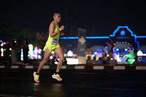 BIB: 4002
                            <button type="button" onclick="openModal(17532586)" class="btn btn-primary btn-sm float-right btn-popup" data-toggle="modal" data-target=".modal-high-quality">
                        <i class="fas fa-shopping-cart"></i> Add to Cart
                    </button>
                                            <button type="button" onclick="isThisMe(17532586, true)" class="btn btn-success btn-sm float-right btn-popup btn-isme hidden" data-toggle="tooltip" data-placement="bottom" title="นี่คือรูปของคุณใช่ไหม คลิกที่นี่เพื่อเอาเข้าอัลบั้ม">
                        <i class="fas fa-plus"></i> Add to album
                    </button>
                    <button type="button" onclick="isThisMe(17532586, false)" class="btn btn-warning btn-sm float-right btn-popup btn-isnotme hidden">
                        <i class="fas fa-ban"></i> Remove from album
                    </button>