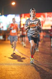 BIB: 20080
                            <button type="button" onclick="openModal(16336351)" class="btn btn-primary btn-sm float-right btn-popup" data-toggle="modal" data-target=".modal-high-quality">
                        <i class="fas fa-shopping-cart"></i> Add to Cart
                    </button>
                                            <button type="button" onclick="isThisMe(16336351, true)" class="btn btn-success btn-sm float-right btn-popup btn-isme hidden" data-toggle="tooltip" data-placement="bottom" title="นี่คือรูปของคุณใช่ไหม คลิกที่นี่เพื่อเอาเข้าอัลบั้ม">
                        <i class="fas fa-plus"></i> Add to album
                    </button>
                    <button type="button" onclick="isThisMe(16336351, false)" class="btn btn-warning btn-sm float-right btn-popup btn-isnotme hidden">
                        <i class="fas fa-ban"></i> Remove from album
                    </button>