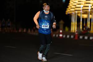 BIB: 42941
                            <button type="button" onclick="openModal(17595073)" class="btn btn-primary btn-sm float-right btn-popup" data-toggle="modal" data-target=".modal-high-quality">
                        <i class="fas fa-shopping-cart"></i> Add to Cart
                    </button>
                                            <button type="button" onclick="isThisMe(17595073, true)" class="btn btn-success btn-sm float-right btn-popup btn-isme hidden" data-toggle="tooltip" data-placement="bottom" title="นี่คือรูปของคุณใช่ไหม คลิกที่นี่เพื่อเอาเข้าอัลบั้ม">
                        <i class="fas fa-plus"></i> Add to album
                    </button>
                    <button type="button" onclick="isThisMe(17595073, false)" class="btn btn-warning btn-sm float-right btn-popup btn-isnotme hidden">
                        <i class="fas fa-ban"></i> Remove from album
                    </button>