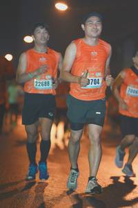 BIB: 0704, 22688, 2006
                            <button type="button" onclick="openModal(16361132)" class="btn btn-primary btn-sm float-right btn-popup" data-toggle="modal" data-target=".modal-high-quality">
                        <i class="fas fa-shopping-cart"></i> Add to Cart
                    </button>
                                            <button type="button" onclick="isThisMe(16361132, true)" class="btn btn-success btn-sm float-right btn-popup btn-isme hidden" data-toggle="tooltip" data-placement="bottom" title="นี่คือรูปของคุณใช่ไหม คลิกที่นี่เพื่อเอาเข้าอัลบั้ม">
                        <i class="fas fa-plus"></i> Add to album
                    </button>
                    <button type="button" onclick="isThisMe(16361132, false)" class="btn btn-warning btn-sm float-right btn-popup btn-isnotme hidden">
                        <i class="fas fa-ban"></i> Remove from album
                    </button>