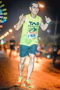 BIB: 20678
                            <button type="button" onclick="openModal(18176781)" class="btn btn-primary btn-sm float-right btn-popup" data-toggle="modal" data-target=".modal-high-quality">
                        <i class="fas fa-shopping-cart"></i> Add to Cart
                    </button>
                                            <button type="button" onclick="isThisMe(18176781, true)" class="btn btn-success btn-sm float-right btn-popup btn-isme hidden" data-toggle="tooltip" data-placement="bottom" title="นี่คือรูปของคุณใช่ไหม คลิกที่นี่เพื่อเอาเข้าอัลบั้ม">
                        <i class="fas fa-plus"></i> Add to album
                    </button>
                    <button type="button" onclick="isThisMe(18176781, false)" class="btn btn-warning btn-sm float-right btn-popup btn-isnotme hidden">
                        <i class="fas fa-ban"></i> Remove from album
                    </button>