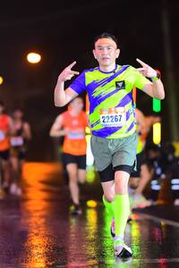 BIB: 22267
                            <button type="button" onclick="openModal(16764135)" class="btn btn-primary btn-sm float-right btn-popup" data-toggle="modal" data-target=".modal-high-quality">
                        <i class="fas fa-shopping-cart"></i> Add to Cart
                    </button>
                                            <button type="button" onclick="isThisMe(16764135, true)" class="btn btn-success btn-sm float-right btn-popup btn-isme hidden" data-toggle="tooltip" data-placement="bottom" title="นี่คือรูปของคุณใช่ไหม คลิกที่นี่เพื่อเอาเข้าอัลบั้ม">
                        <i class="fas fa-plus"></i> Add to album
                    </button>
                    <button type="button" onclick="isThisMe(16764135, false)" class="btn btn-warning btn-sm float-right btn-popup btn-isnotme hidden">
                        <i class="fas fa-ban"></i> Remove from album
                    </button>