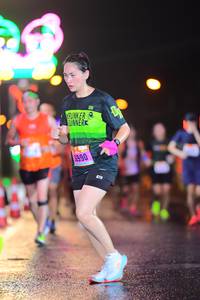 BIB: 4990
                            <button type="button" onclick="openModal(16560569)" class="btn btn-primary btn-sm float-right btn-popup" data-toggle="modal" data-target=".modal-high-quality">
                        <i class="fas fa-shopping-cart"></i> Add to Cart
                    </button>
                                            <button type="button" onclick="isThisMe(16560569, true)" class="btn btn-success btn-sm float-right btn-popup btn-isme hidden" data-toggle="tooltip" data-placement="bottom" title="นี่คือรูปของคุณใช่ไหม คลิกที่นี่เพื่อเอาเข้าอัลบั้ม">
                        <i class="fas fa-plus"></i> Add to album
                    </button>
                    <button type="button" onclick="isThisMe(16560569, false)" class="btn btn-warning btn-sm float-right btn-popup btn-isnotme hidden">
                        <i class="fas fa-ban"></i> Remove from album
                    </button>