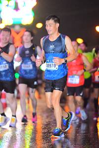 BIB: 050, 40970
                            <button type="button" onclick="openModal(16671568)" class="btn btn-primary btn-sm float-right btn-popup" data-toggle="modal" data-target=".modal-high-quality">
                        <i class="fas fa-shopping-cart"></i> Add to Cart
                    </button>
                                            <button type="button" onclick="isThisMe(16671568, true)" class="btn btn-success btn-sm float-right btn-popup btn-isme hidden" data-toggle="tooltip" data-placement="bottom" title="นี่คือรูปของคุณใช่ไหม คลิกที่นี่เพื่อเอาเข้าอัลบั้ม">
                        <i class="fas fa-plus"></i> Add to album
                    </button>
                    <button type="button" onclick="isThisMe(16671568, false)" class="btn btn-warning btn-sm float-right btn-popup btn-isnotme hidden">
                        <i class="fas fa-ban"></i> Remove from album
                    </button>