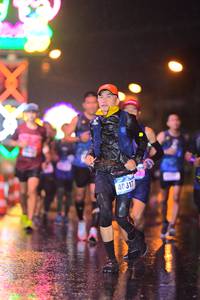 BIB: 40317
                            <button type="button" onclick="openModal(16619514)" class="btn btn-primary btn-sm float-right btn-popup" data-toggle="modal" data-target=".modal-high-quality">
                        <i class="fas fa-shopping-cart"></i> Add to Cart
                    </button>
                                            <button type="button" onclick="isThisMe(16619514, true)" class="btn btn-success btn-sm float-right btn-popup btn-isme hidden" data-toggle="tooltip" data-placement="bottom" title="นี่คือรูปของคุณใช่ไหม คลิกที่นี่เพื่อเอาเข้าอัลบั้ม">
                        <i class="fas fa-plus"></i> Add to album
                    </button>
                    <button type="button" onclick="isThisMe(16619514, false)" class="btn btn-warning btn-sm float-right btn-popup btn-isnotme hidden">
                        <i class="fas fa-ban"></i> Remove from album
                    </button>