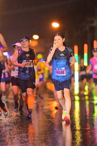 BIB: 3850, 401, 44590
                            <button type="button" onclick="openModal(16613660)" class="btn btn-primary btn-sm float-right btn-popup" data-toggle="modal" data-target=".modal-high-quality">
                        <i class="fas fa-shopping-cart"></i> Add to Cart
                    </button>
                                            <button type="button" onclick="isThisMe(16613660, true)" class="btn btn-success btn-sm float-right btn-popup btn-isme hidden" data-toggle="tooltip" data-placement="bottom" title="นี่คือรูปของคุณใช่ไหม คลิกที่นี่เพื่อเอาเข้าอัลบั้ม">
                        <i class="fas fa-plus"></i> Add to album
                    </button>
                    <button type="button" onclick="isThisMe(16613660, false)" class="btn btn-warning btn-sm float-right btn-popup btn-isnotme hidden">
                        <i class="fas fa-ban"></i> Remove from album
                    </button>