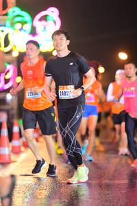 BIB: 2263, 2402
                            <button type="button" onclick="openModal(16793626)" class="btn btn-primary btn-sm float-right btn-popup" data-toggle="modal" data-target=".modal-high-quality">
                        <i class="fas fa-shopping-cart"></i> Add to Cart
                    </button>
                                            <button type="button" onclick="isThisMe(16793626, true)" class="btn btn-success btn-sm float-right btn-popup btn-isme hidden" data-toggle="tooltip" data-placement="bottom" title="นี่คือรูปของคุณใช่ไหม คลิกที่นี่เพื่อเอาเข้าอัลบั้ม">
                        <i class="fas fa-plus"></i> Add to album
                    </button>
                    <button type="button" onclick="isThisMe(16793626, false)" class="btn btn-warning btn-sm float-right btn-popup btn-isnotme hidden">
                        <i class="fas fa-ban"></i> Remove from album
                    </button>