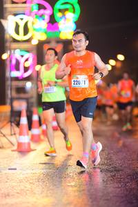 BIB: 22071, 0032
                            <button type="button" onclick="openModal(16776940)" class="btn btn-primary btn-sm float-right btn-popup" data-toggle="modal" data-target=".modal-high-quality">
                        <i class="fas fa-shopping-cart"></i> Add to Cart
                    </button>
                                            <button type="button" onclick="isThisMe(16776940, true)" class="btn btn-success btn-sm float-right btn-popup btn-isme hidden" data-toggle="tooltip" data-placement="bottom" title="นี่คือรูปของคุณใช่ไหม คลิกที่นี่เพื่อเอาเข้าอัลบั้ม">
                        <i class="fas fa-plus"></i> Add to album
                    </button>
                    <button type="button" onclick="isThisMe(16776940, false)" class="btn btn-warning btn-sm float-right btn-popup btn-isnotme hidden">
                        <i class="fas fa-ban"></i> Remove from album
                    </button>