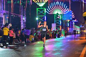 BIB: 40302
                            <button type="button" onclick="openModal(16556406)" class="btn btn-primary btn-sm float-right btn-popup" data-toggle="modal" data-target=".modal-high-quality">
                        <i class="fas fa-shopping-cart"></i> Add to Cart
                    </button>
                                            <button type="button" onclick="isThisMe(16556406, true)" class="btn btn-success btn-sm float-right btn-popup btn-isme hidden" data-toggle="tooltip" data-placement="bottom" title="นี่คือรูปของคุณใช่ไหม คลิกที่นี่เพื่อเอาเข้าอัลบั้ม">
                        <i class="fas fa-plus"></i> Add to album
                    </button>
                    <button type="button" onclick="isThisMe(16556406, false)" class="btn btn-warning btn-sm float-right btn-popup btn-isnotme hidden">
                        <i class="fas fa-ban"></i> Remove from album
                    </button>