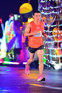 BIB: 1225
                            <button type="button" onclick="openModal(16559297)" class="btn btn-primary btn-sm float-right btn-popup" data-toggle="modal" data-target=".modal-high-quality">
                        <i class="fas fa-shopping-cart"></i> Add to Cart
                    </button>
                                            <button type="button" onclick="isThisMe(16559297, true)" class="btn btn-success btn-sm float-right btn-popup btn-isme hidden" data-toggle="tooltip" data-placement="bottom" title="นี่คือรูปของคุณใช่ไหม คลิกที่นี่เพื่อเอาเข้าอัลบั้ม">
                        <i class="fas fa-plus"></i> Add to album
                    </button>
                    <button type="button" onclick="isThisMe(16559297, false)" class="btn btn-warning btn-sm float-right btn-popup btn-isnotme hidden">
                        <i class="fas fa-ban"></i> Remove from album
                    </button>