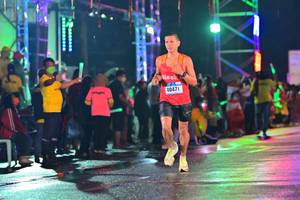 BIB: 40471
                            <button type="button" onclick="openModal(16556094)" class="btn btn-primary btn-sm float-right btn-popup" data-toggle="modal" data-target=".modal-high-quality">
                        <i class="fas fa-shopping-cart"></i> Add to Cart
                    </button>
                                            <button type="button" onclick="isThisMe(16556094, true)" class="btn btn-success btn-sm float-right btn-popup btn-isme hidden" data-toggle="tooltip" data-placement="bottom" title="นี่คือรูปของคุณใช่ไหม คลิกที่นี่เพื่อเอาเข้าอัลบั้ม">
                        <i class="fas fa-plus"></i> Add to album
                    </button>
                    <button type="button" onclick="isThisMe(16556094, false)" class="btn btn-warning btn-sm float-right btn-popup btn-isnotme hidden">
                        <i class="fas fa-ban"></i> Remove from album
                    </button>