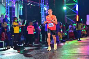 BIB: 40471
                            <button type="button" onclick="openModal(16556099)" class="btn btn-primary btn-sm float-right btn-popup" data-toggle="modal" data-target=".modal-high-quality">
                        <i class="fas fa-shopping-cart"></i> Add to Cart
                    </button>
                                            <button type="button" onclick="isThisMe(16556099, true)" class="btn btn-success btn-sm float-right btn-popup btn-isme hidden" data-toggle="tooltip" data-placement="bottom" title="นี่คือรูปของคุณใช่ไหม คลิกที่นี่เพื่อเอาเข้าอัลบั้ม">
                        <i class="fas fa-plus"></i> Add to album
                    </button>
                    <button type="button" onclick="isThisMe(16556099, false)" class="btn btn-warning btn-sm float-right btn-popup btn-isnotme hidden">
                        <i class="fas fa-ban"></i> Remove from album
                    </button>