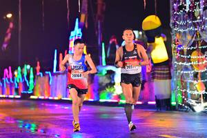 BIB: 202, 20164
                            <button type="button" onclick="openModal(16595056)" class="btn btn-primary btn-sm float-right btn-popup" data-toggle="modal" data-target=".modal-high-quality">
                        <i class="fas fa-shopping-cart"></i> Add to Cart
                    </button>
                                            <button type="button" onclick="isThisMe(16595056, true)" class="btn btn-success btn-sm float-right btn-popup btn-isme hidden" data-toggle="tooltip" data-placement="bottom" title="นี่คือรูปของคุณใช่ไหม คลิกที่นี่เพื่อเอาเข้าอัลบั้ม">
                        <i class="fas fa-plus"></i> Add to album
                    </button>
                    <button type="button" onclick="isThisMe(16595056, false)" class="btn btn-warning btn-sm float-right btn-popup btn-isnotme hidden">
                        <i class="fas fa-ban"></i> Remove from album
                    </button>