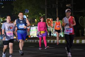 BIB: 42913, 44287, 15756, 26907
                            <button type="button" onclick="openModal(16851414)" class="btn btn-primary btn-sm float-right btn-popup" data-toggle="modal" data-target=".modal-high-quality">
                        <i class="fas fa-shopping-cart"></i> Add to Cart
                    </button>
                                            <button type="button" onclick="isThisMe(16851414, true)" class="btn btn-success btn-sm float-right btn-popup btn-isme hidden" data-toggle="tooltip" data-placement="bottom" title="นี่คือรูปของคุณใช่ไหม คลิกที่นี่เพื่อเอาเข้าอัลบั้ม">
                        <i class="fas fa-plus"></i> Add to album
                    </button>
                    <button type="button" onclick="isThisMe(16851414, false)" class="btn btn-warning btn-sm float-right btn-popup btn-isnotme hidden">
                        <i class="fas fa-ban"></i> Remove from album
                    </button>