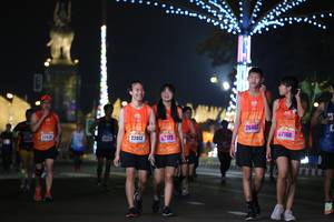 BIB: 26467, 27160, 2262, 22013, 172
                            <button type="button" onclick="openModal(16848118)" class="btn btn-primary btn-sm float-right btn-popup" data-toggle="modal" data-target=".modal-high-quality">
                        <i class="fas fa-shopping-cart"></i> Add to Cart
                    </button>
                                            <button type="button" onclick="isThisMe(16848118, true)" class="btn btn-success btn-sm float-right btn-popup btn-isme hidden" data-toggle="tooltip" data-placement="bottom" title="นี่คือรูปของคุณใช่ไหม คลิกที่นี่เพื่อเอาเข้าอัลบั้ม">
                        <i class="fas fa-plus"></i> Add to album
                    </button>
                    <button type="button" onclick="isThisMe(16848118, false)" class="btn btn-warning btn-sm float-right btn-popup btn-isnotme hidden">
                        <i class="fas fa-ban"></i> Remove from album
                    </button>