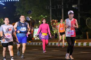 BIB: 44287, 42913, 2675, 1307
                            <button type="button" onclick="openModal(16851353)" class="btn btn-primary btn-sm float-right btn-popup" data-toggle="modal" data-target=".modal-high-quality">
                        <i class="fas fa-shopping-cart"></i> Add to Cart
                    </button>
                                            <button type="button" onclick="isThisMe(16851353, true)" class="btn btn-success btn-sm float-right btn-popup btn-isme hidden" data-toggle="tooltip" data-placement="bottom" title="นี่คือรูปของคุณใช่ไหม คลิกที่นี่เพื่อเอาเข้าอัลบั้ม">
                        <i class="fas fa-plus"></i> Add to album
                    </button>
                    <button type="button" onclick="isThisMe(16851353, false)" class="btn btn-warning btn-sm float-right btn-popup btn-isnotme hidden">
                        <i class="fas fa-ban"></i> Remove from album
                    </button>