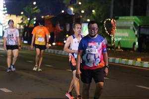 BIB: 43070
                            <button type="button" onclick="openModal(16964154)" class="btn btn-primary btn-sm float-right btn-popup" data-toggle="modal" data-target=".modal-high-quality">
                        <i class="fas fa-shopping-cart"></i> Add to Cart
                    </button>
                                            <button type="button" onclick="isThisMe(16964154, true)" class="btn btn-success btn-sm float-right btn-popup btn-isme hidden" data-toggle="tooltip" data-placement="bottom" title="นี่คือรูปของคุณใช่ไหม คลิกที่นี่เพื่อเอาเข้าอัลบั้ม">
                        <i class="fas fa-plus"></i> Add to album
                    </button>
                    <button type="button" onclick="isThisMe(16964154, false)" class="btn btn-warning btn-sm float-right btn-popup btn-isnotme hidden">
                        <i class="fas fa-ban"></i> Remove from album
                    </button>