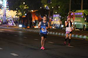 BIB: 0538, 4535
                            <button type="button" onclick="openModal(16947791)" class="btn btn-primary btn-sm float-right btn-popup" data-toggle="modal" data-target=".modal-high-quality">
                        <i class="fas fa-shopping-cart"></i> Add to Cart
                    </button>
                                            <button type="button" onclick="isThisMe(16947791, true)" class="btn btn-success btn-sm float-right btn-popup btn-isme hidden" data-toggle="tooltip" data-placement="bottom" title="นี่คือรูปของคุณใช่ไหม คลิกที่นี่เพื่อเอาเข้าอัลบั้ม">
                        <i class="fas fa-plus"></i> Add to album
                    </button>
                    <button type="button" onclick="isThisMe(16947791, false)" class="btn btn-warning btn-sm float-right btn-popup btn-isnotme hidden">
                        <i class="fas fa-ban"></i> Remove from album
                    </button>