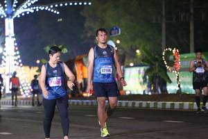 BIB: 42906
                            <button type="button" onclick="openModal(16916548)" class="btn btn-primary btn-sm float-right btn-popup" data-toggle="modal" data-target=".modal-high-quality">
                        <i class="fas fa-shopping-cart"></i> Add to Cart
                    </button>
                                            <button type="button" onclick="isThisMe(16916548, true)" class="btn btn-success btn-sm float-right btn-popup btn-isme hidden" data-toggle="tooltip" data-placement="bottom" title="นี่คือรูปของคุณใช่ไหม คลิกที่นี่เพื่อเอาเข้าอัลบั้ม">
                        <i class="fas fa-plus"></i> Add to album
                    </button>
                    <button type="button" onclick="isThisMe(16916548, false)" class="btn btn-warning btn-sm float-right btn-popup btn-isnotme hidden">
                        <i class="fas fa-ban"></i> Remove from album
                    </button>
