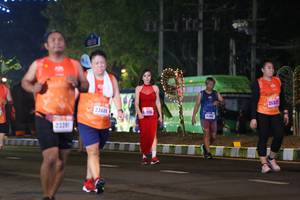 BIB: 2657, 23688, 205, 2339
                            <button type="button" onclick="openModal(16870586)" class="btn btn-primary btn-sm float-right btn-popup" data-toggle="modal" data-target=".modal-high-quality">
                        <i class="fas fa-shopping-cart"></i> Add to Cart
                    </button>
                                            <button type="button" onclick="isThisMe(16870586, true)" class="btn btn-success btn-sm float-right btn-popup btn-isme hidden" data-toggle="tooltip" data-placement="bottom" title="นี่คือรูปของคุณใช่ไหม คลิกที่นี่เพื่อเอาเข้าอัลบั้ม">
                        <i class="fas fa-plus"></i> Add to album
                    </button>
                    <button type="button" onclick="isThisMe(16870586, false)" class="btn btn-warning btn-sm float-right btn-popup btn-isnotme hidden">
                        <i class="fas fa-ban"></i> Remove from album
                    </button>