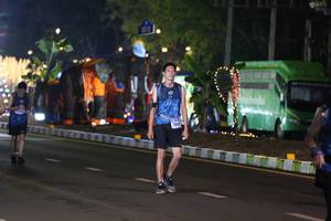 BIB: 784
                            <button type="button" onclick="openModal(16962282)" class="btn btn-primary btn-sm float-right btn-popup" data-toggle="modal" data-target=".modal-high-quality">
                        <i class="fas fa-shopping-cart"></i> Add to Cart
                    </button>
                                            <button type="button" onclick="isThisMe(16962282, true)" class="btn btn-success btn-sm float-right btn-popup btn-isme hidden" data-toggle="tooltip" data-placement="bottom" title="นี่คือรูปของคุณใช่ไหม คลิกที่นี่เพื่อเอาเข้าอัลบั้ม">
                        <i class="fas fa-plus"></i> Add to album
                    </button>
                    <button type="button" onclick="isThisMe(16962282, false)" class="btn btn-warning btn-sm float-right btn-popup btn-isnotme hidden">
                        <i class="fas fa-ban"></i> Remove from album
                    </button>