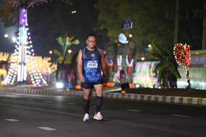 BIB: 43121
                            <button type="button" onclick="openModal(16908483)" class="btn btn-primary btn-sm float-right btn-popup" data-toggle="modal" data-target=".modal-high-quality">
                        <i class="fas fa-shopping-cart"></i> Add to Cart
                    </button>
                                            <button type="button" onclick="isThisMe(16908483, true)" class="btn btn-success btn-sm float-right btn-popup btn-isme hidden" data-toggle="tooltip" data-placement="bottom" title="นี่คือรูปของคุณใช่ไหม คลิกที่นี่เพื่อเอาเข้าอัลบั้ม">
                        <i class="fas fa-plus"></i> Add to album
                    </button>
                    <button type="button" onclick="isThisMe(16908483, false)" class="btn btn-warning btn-sm float-right btn-popup btn-isnotme hidden">
                        <i class="fas fa-ban"></i> Remove from album
                    </button>